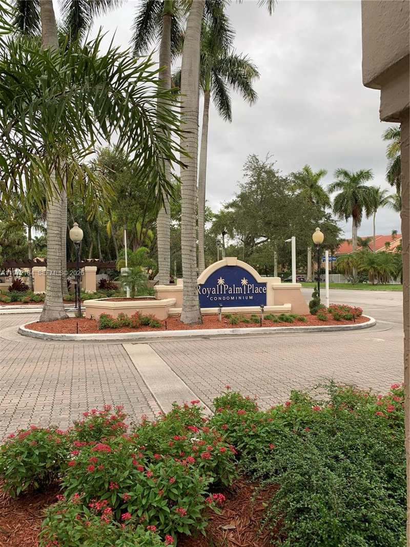 ROYAL PALM PLACE