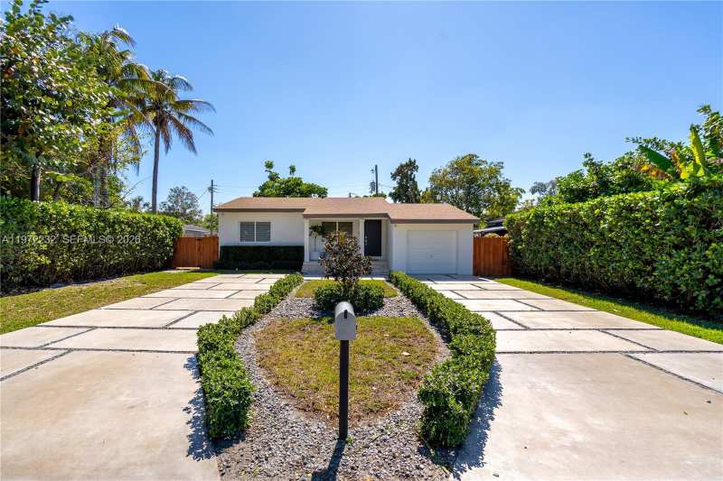 6376 SW 20th St, Miami FL 33155