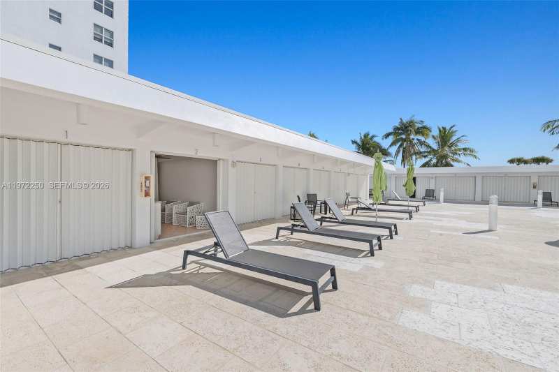 4925 Collins Ave, Miami Beach FL 33140