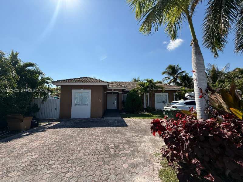 718 SE 12th Ter, Homestead FL 33033