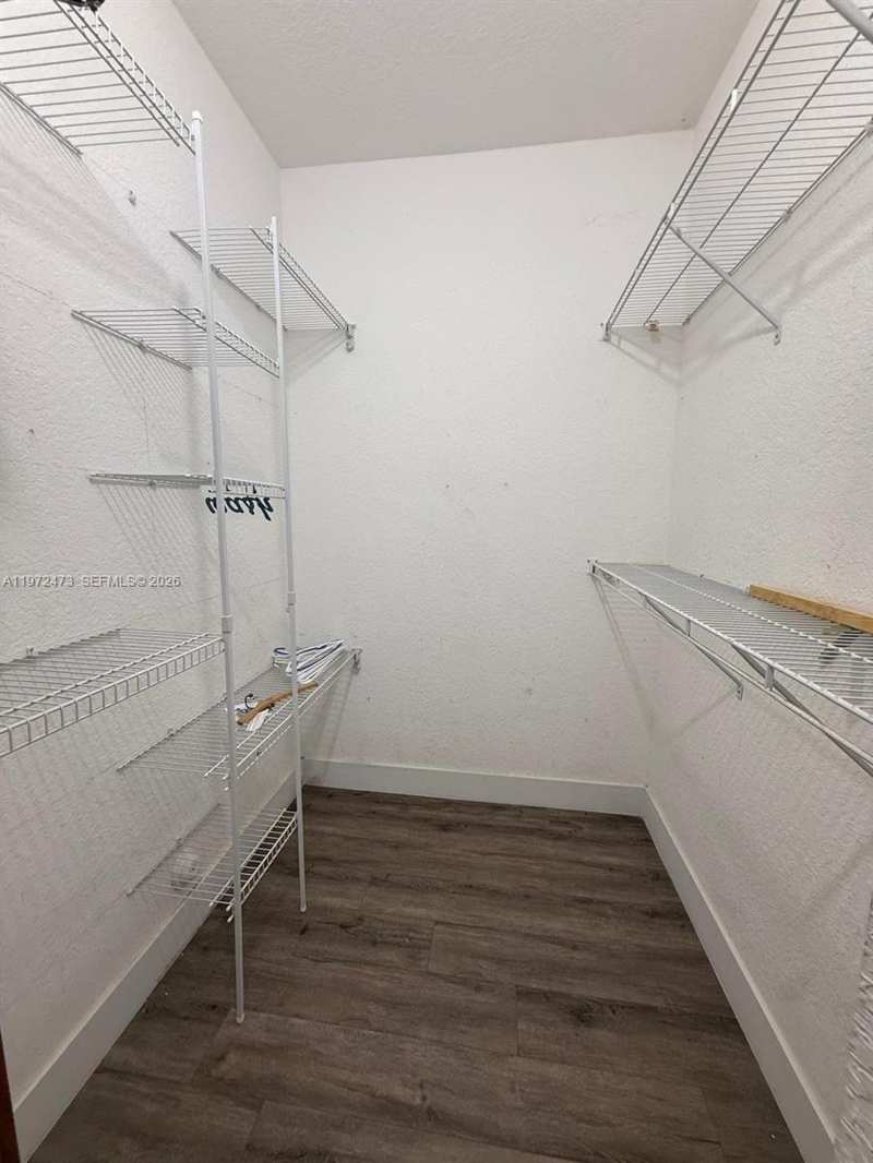 718 SE 12th Ter, Homestead FL 33033