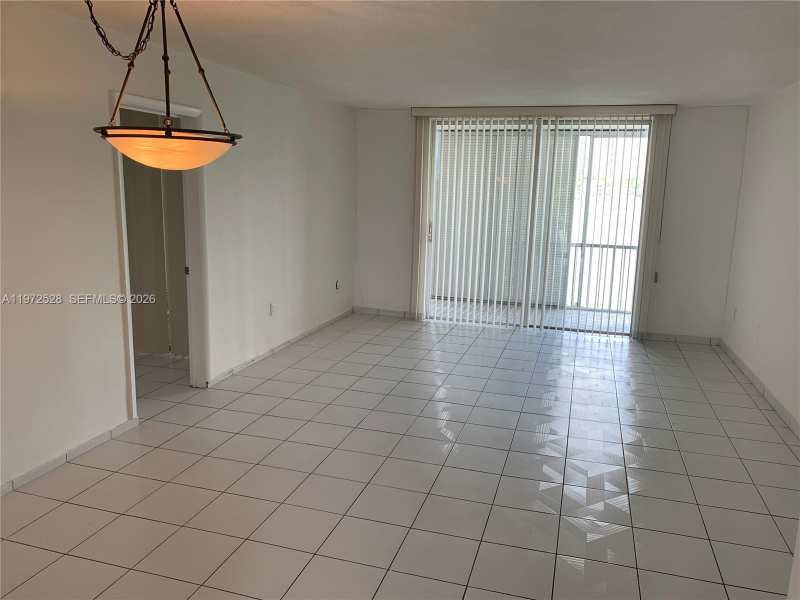 2861 Leonard Dr # F301, Aventura FL 33160