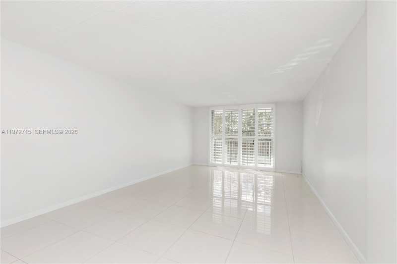 210 Sea View Dr # 207, Key Biscayne FL 33149