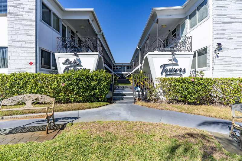 302 Lake Osborne Drive # 5, FL 33461