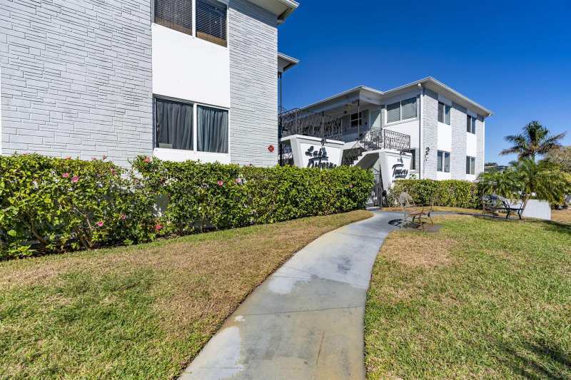 302 Lake Osborne Drive # 5, FL 33461