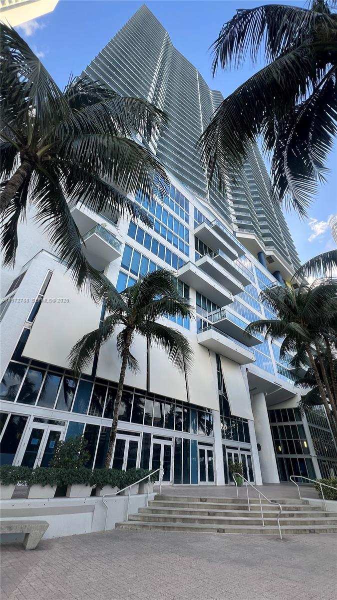 185 SW 7th St # 2202, Miami FL 33130