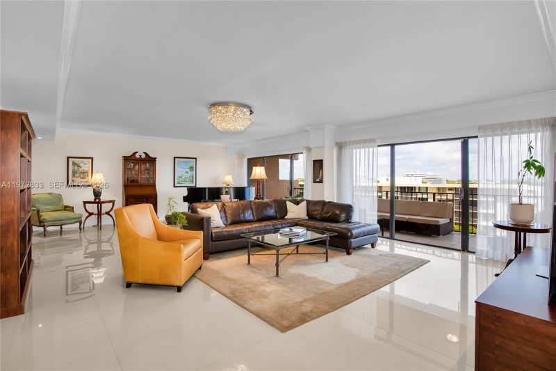 1800 NE 114th St # 711, Miami FL 33181