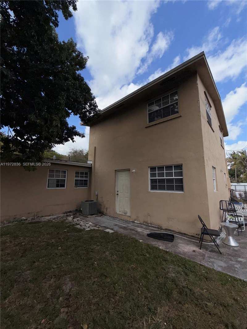 7191 Park St, Hollywood FL 33024