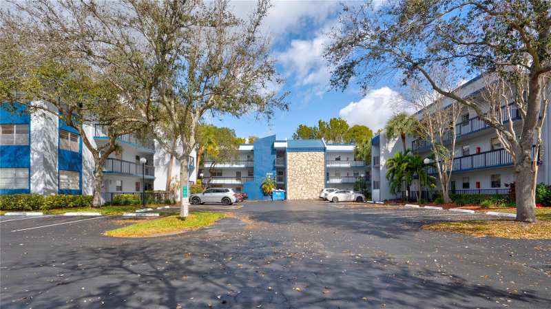 3150 Holiday Springs Boulevard # 311, Margate FL 33063