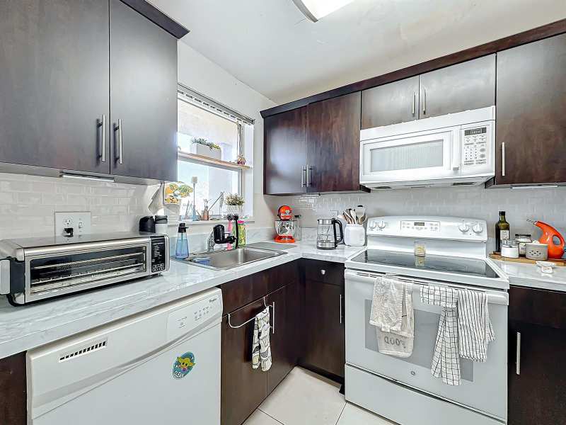 8225 Sunrise Lakes Boulevard # 110, Sunrise FL 33322