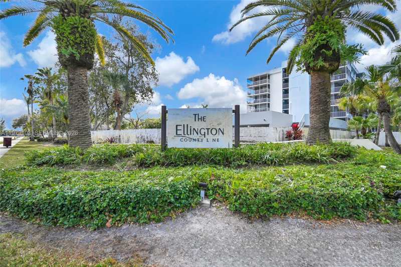 700 NW 214th St # 321, Miami Gardens FL 33169