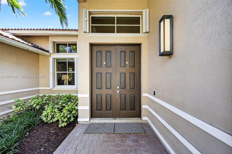 1623 Blue Jay Cir, Weston FL 33327