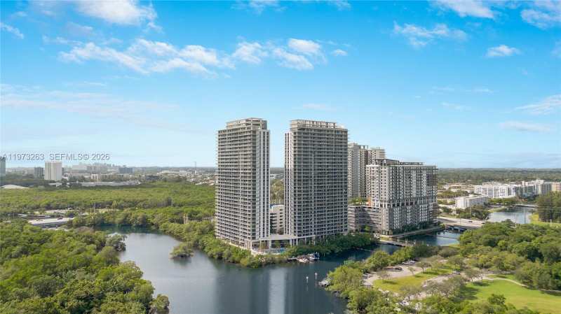 16385 Biscayne Blvd # 1502, North Miami Beach FL 33160