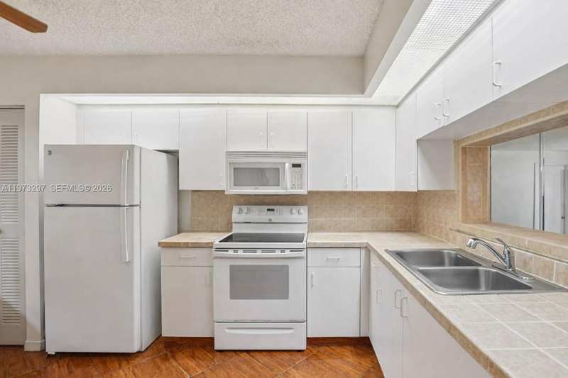 901 SW 138th Ave # 108C, Pembroke Pines FL 33027