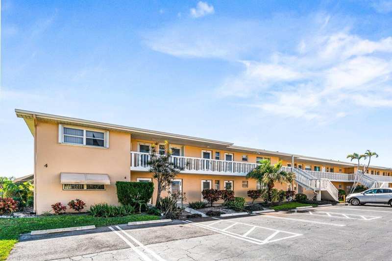 2121 NE 1st Court # 202, Boynton Beach FL 33435