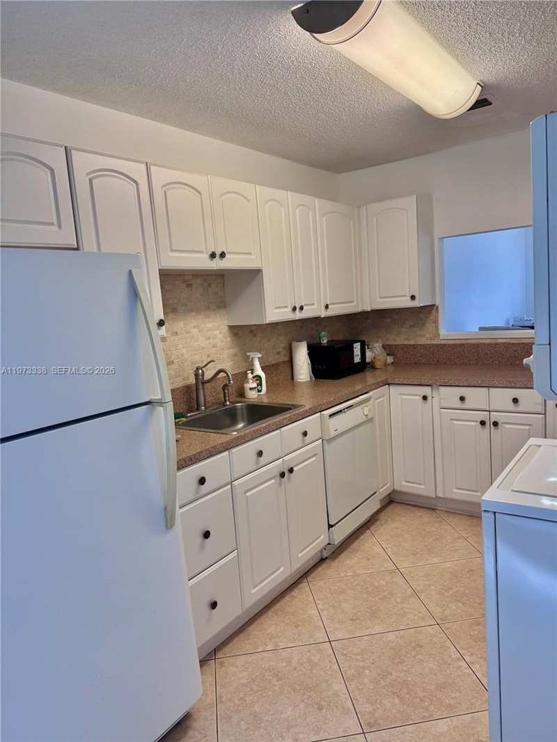 8838 Bella Vista Dr, Boca Raton FL 33433