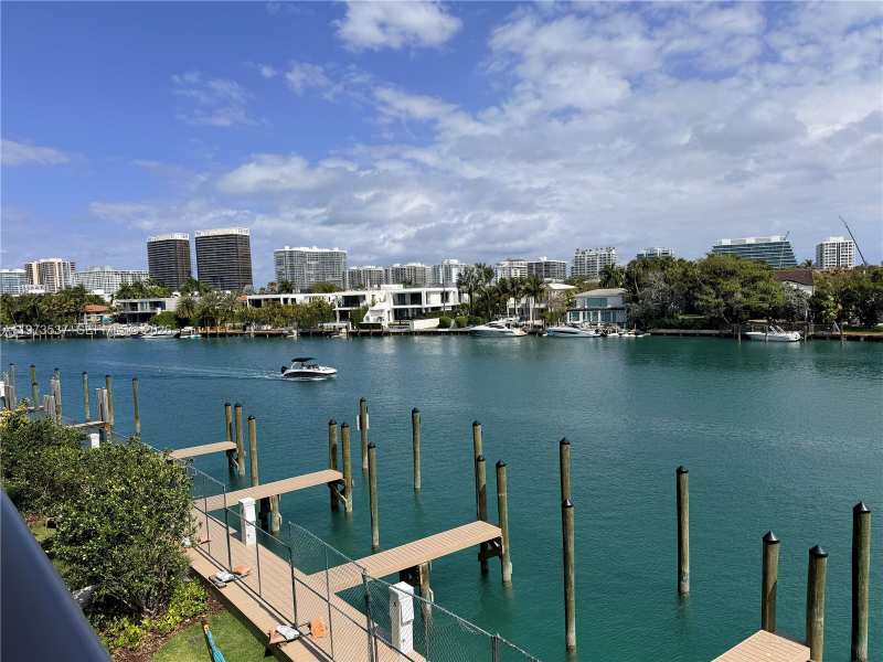 9221 E Bay Harbor Dr # 309, Bay Harbor Islands FL 33154