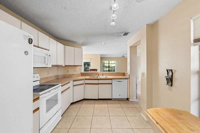 3237 Perimeter Drive # 2512, FL 33467