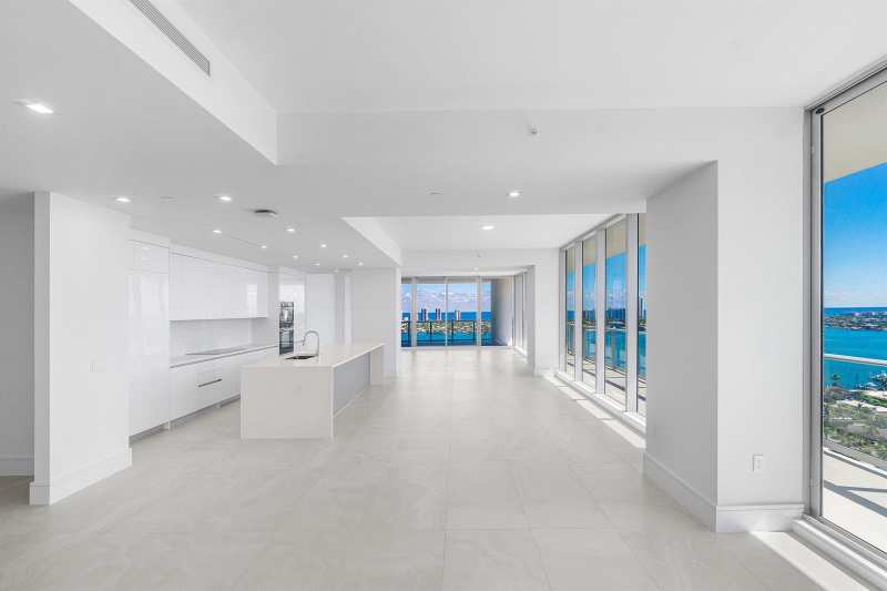 220 Lake Shore Drive # 2012, Lake Park FL 33403