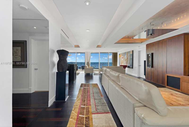 3400 SW 27th Ave # 2102, Miami FL 33133