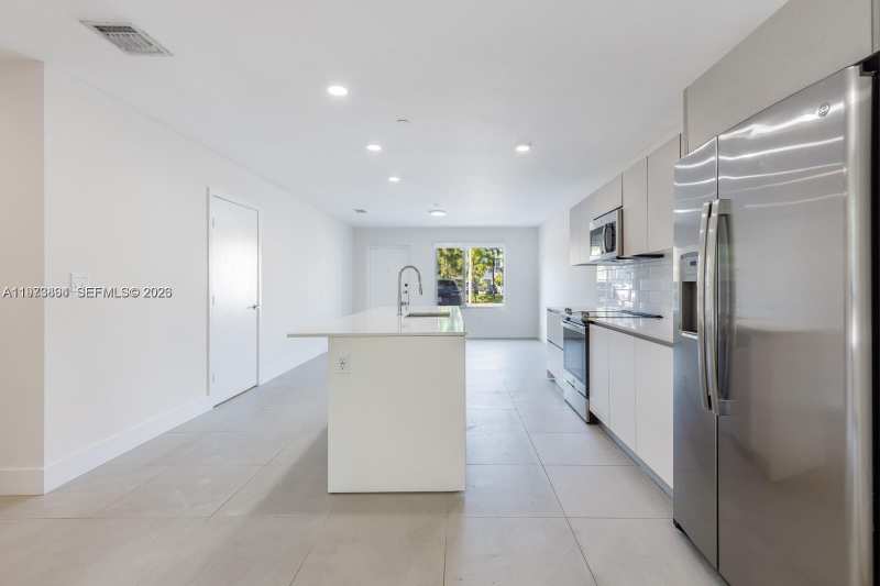 2505 NE 193rd St # 4116, Miami FL 33180