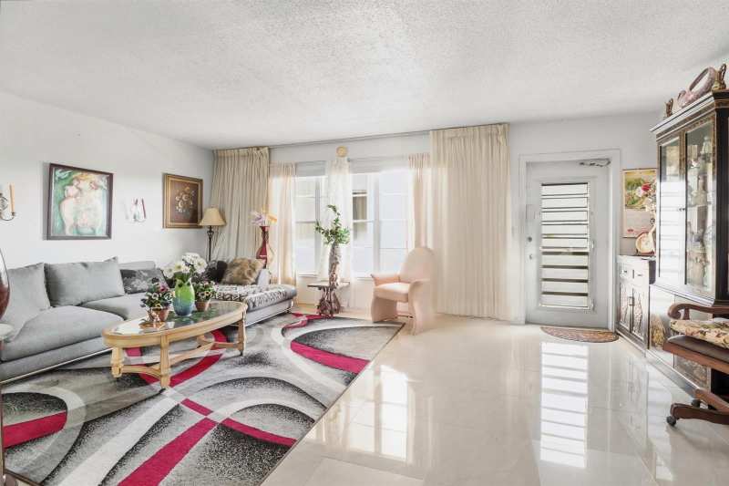 307 Wellington A, West Palm Beach FL 33417