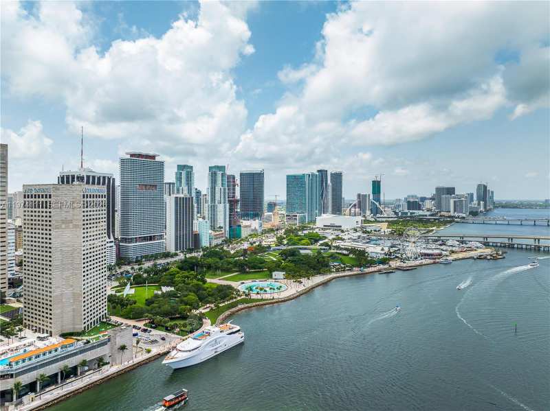 50 Biscayne Blvd # 3106, Miami FL 33132