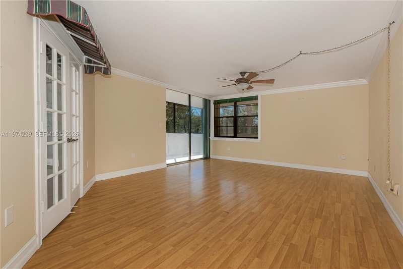 10854 N Kendall Dr # 215, Miami FL 33176