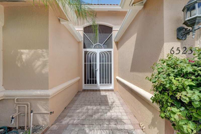 6523 Via Trento, Delray Beach FL 33446