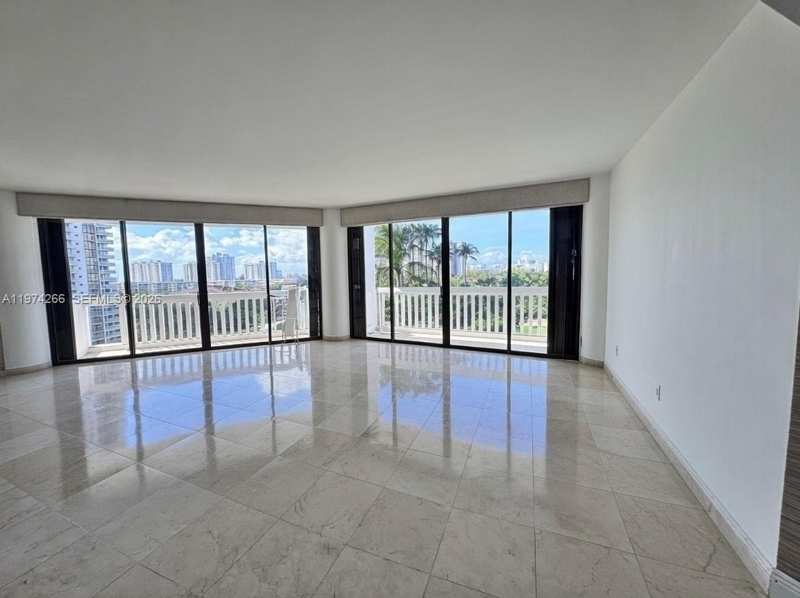 2000 Island Blvd # 606, Aventura FL 33160