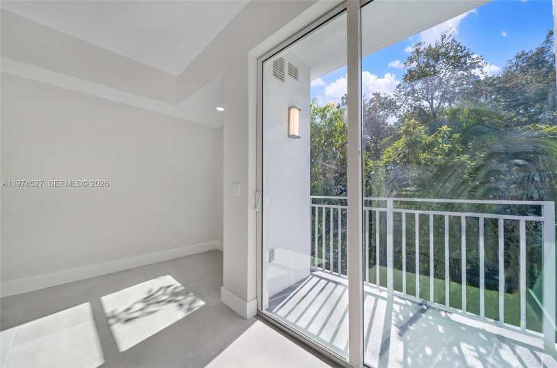 1536 NW 15th Ave # 302, Miami FL 33125