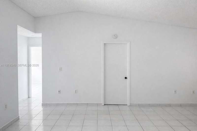 7891 W 29th Way # 202, Hialeah FL 33018