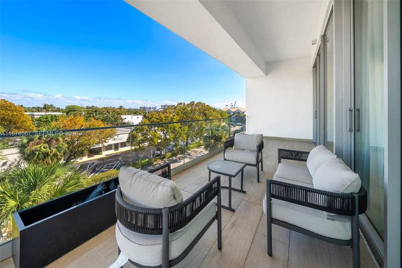 246 NE 6th Ave # 302, Delray Beach FL 33483