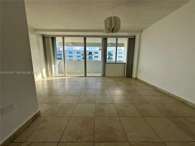7545 E Treasure Dr # 9I, North Bay Village FL 33141