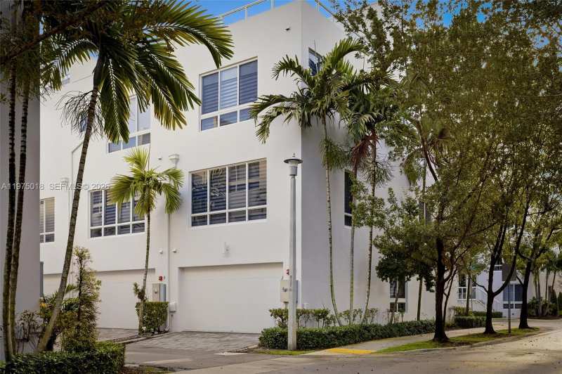 6671 NW 105th Pl # 6671, Doral FL 33178