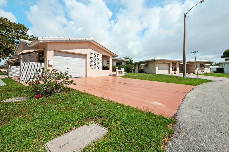 5807 NW 85th Avenue, Tamarac FL 33321