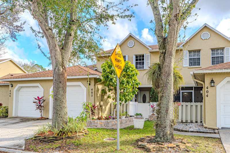 405 Maplewood Drive # 405, FL 33415