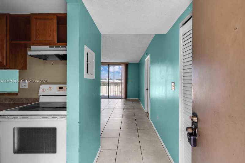 8615 NW 8th St # 421, Miami FL 33126
