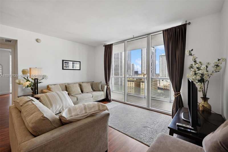 50 Biscayne Blvd # 2111, Miami FL 33132