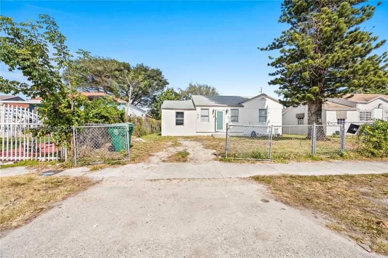 919 NW 66th St, Miami FL 33150