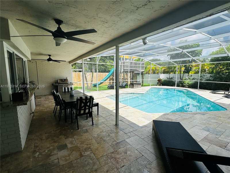 1319 Rodman St, Hollywood FL 33019
