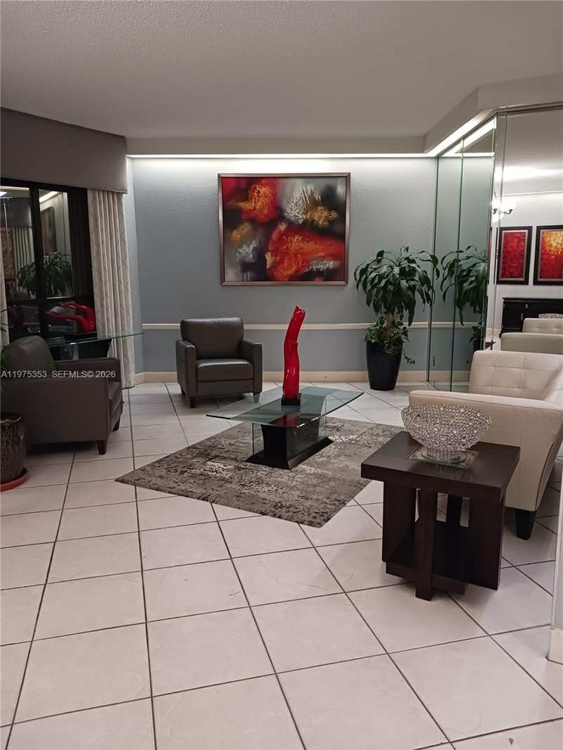 1000 St Charles Pl # 609, Pembroke Pines FL 33026