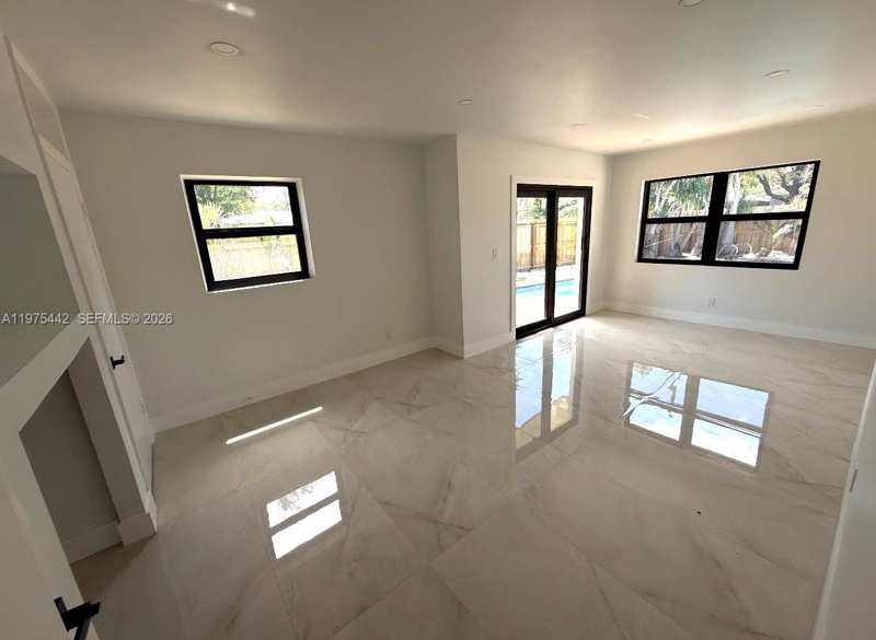 4021 NE 17th Ter, Oakland Park FL 33334