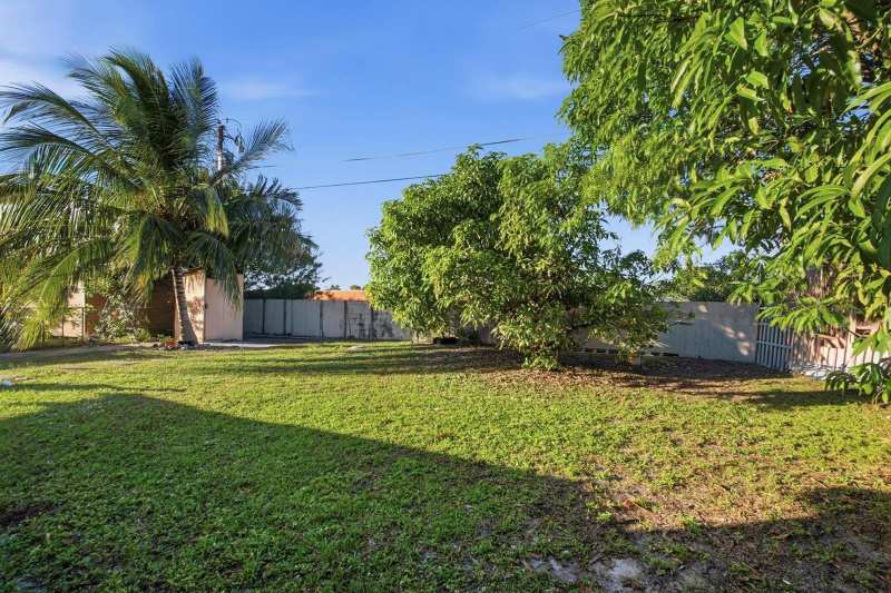 561 NE 38th Street, Deerfield Beach FL 33064