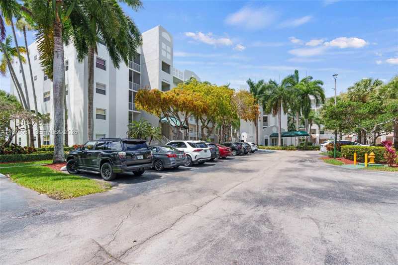 10750 NW 66th St # 411, Doral FL 33178