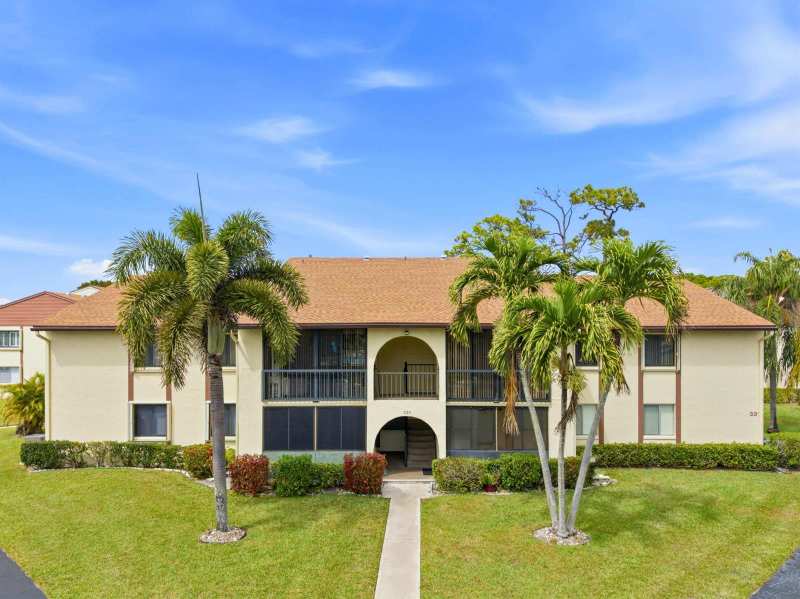 331 Knotty Pine Circle # 2, FL 33463