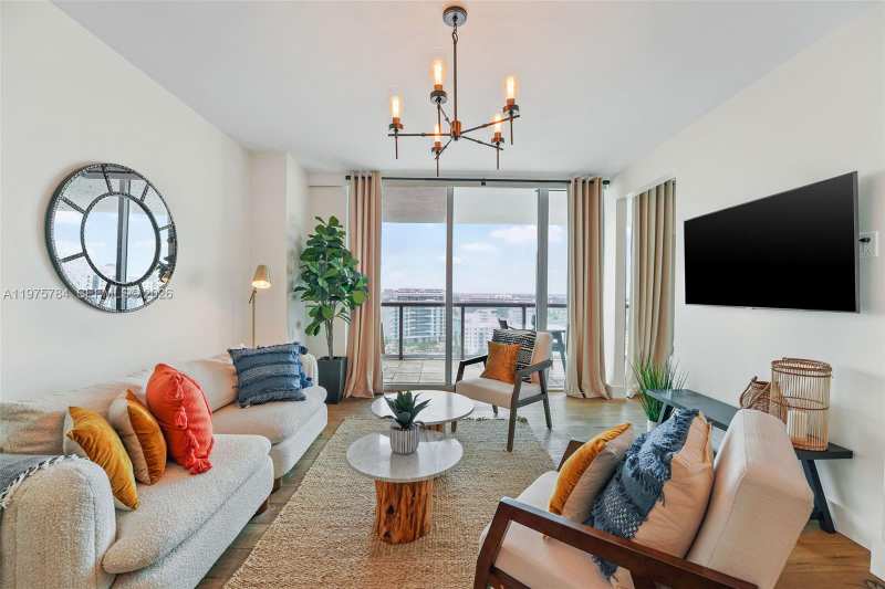 6799 Collins Ave # 1506, Miami Beach FL 33141