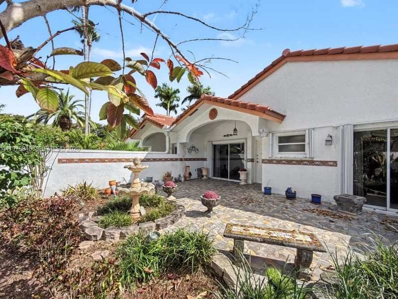 15390 SW 76th Ter # 105, Miami FL 33193