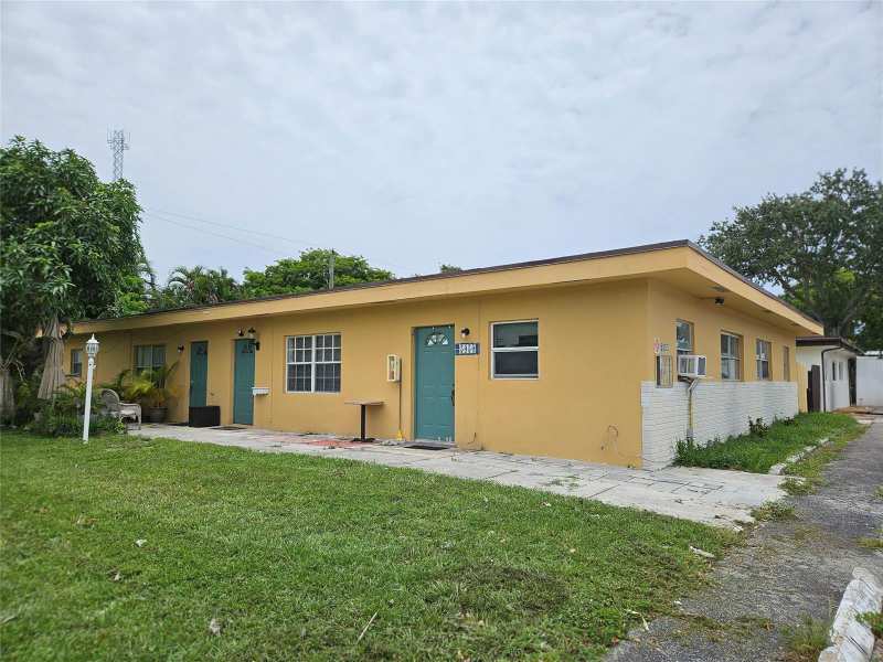 5050 SW 40th Avenue # 4, Dania Beach FL 33314