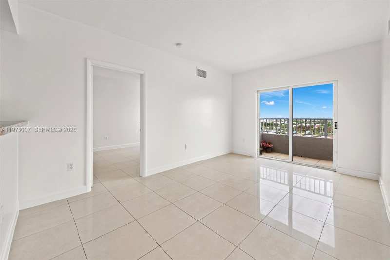 2217 NW 7th St # 1009, Miami FL 33125